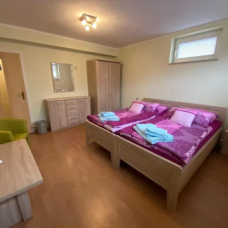 Pension Und Ferienwohnung Kristen Am Denkmal Sueptitzer Hoehen * Zietenhof