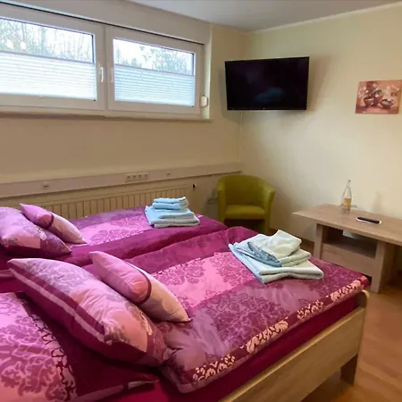 Pension Und Ferienwohnung Kristen Am Denkmal Sueptitzer Hoehen Campsite