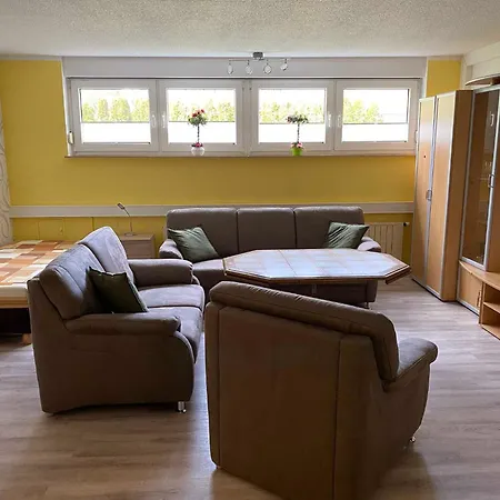 Pension Und Ferienwohnung Kristen Am Denkmal Sueptitzer Hoehen Campsite *